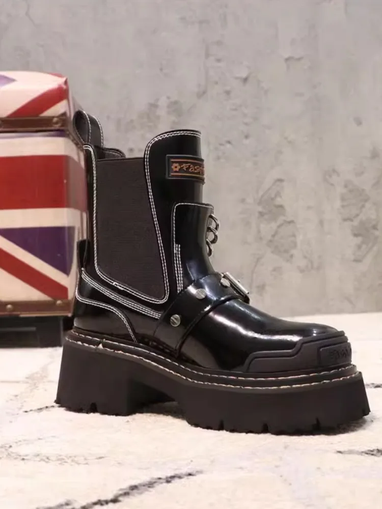 Projekt gruba podeszwa Chelsea Boots kobiet w stylu brytyjskim Punk klamra masywne obcasy naturalnej skóry buty za kostkę wsuwane krótkie buty