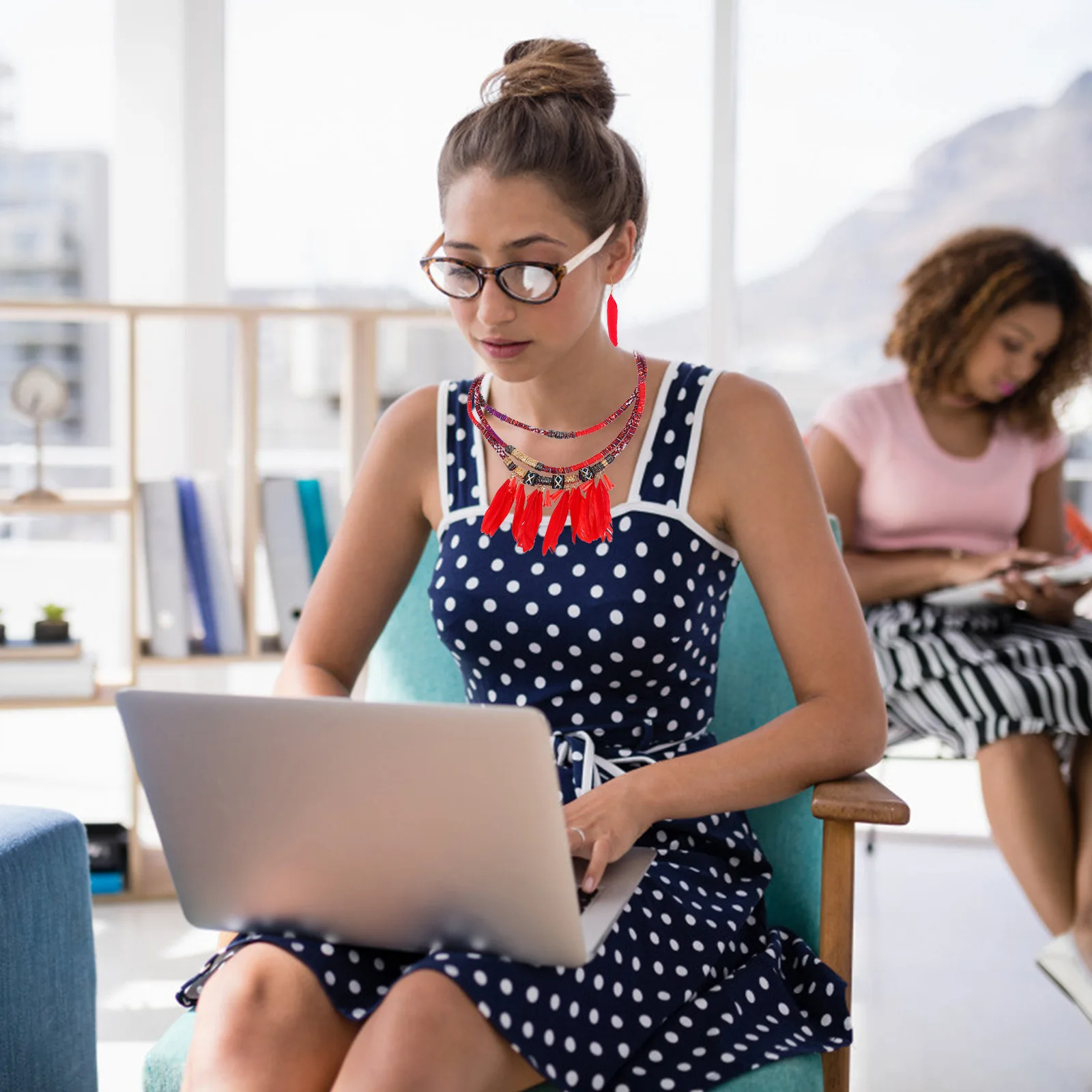 1 Set 1 Set Schmuckset mit Fransen, mehrschichtige Legierung, Halskette, Ohrringe, Retro-Fantasie-Halsband, zartes Geschenk für Frauen