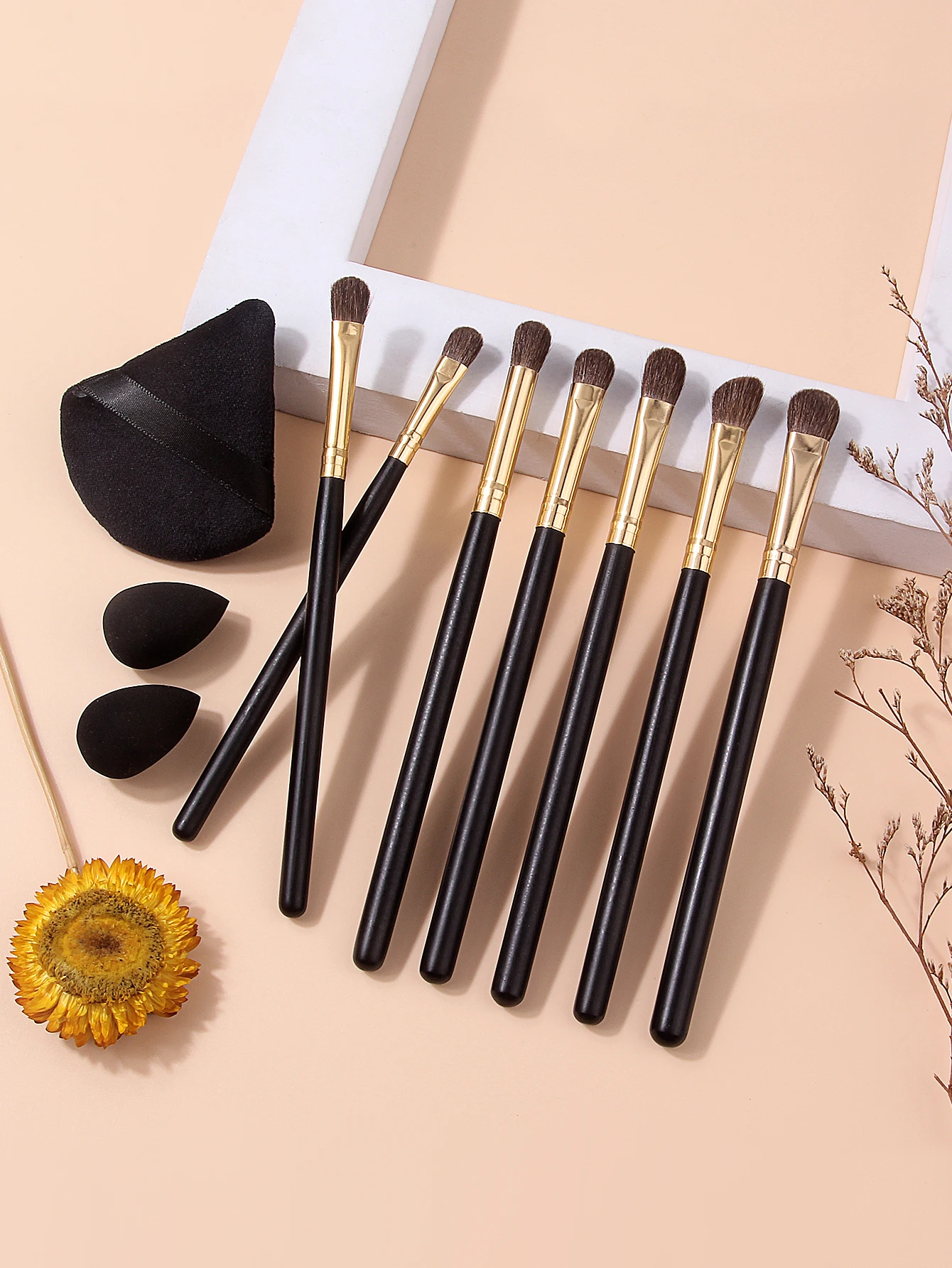 New 10Pcs Eyeshadow Makeup Brush Set, With Triangle Powder Puff & Makeup Sponge Beauty Tools