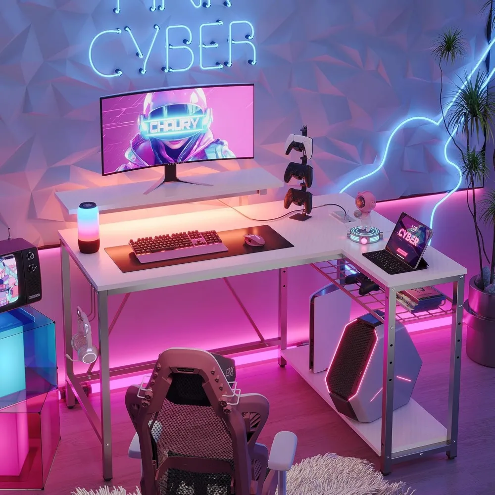 مكتب كمبيوتر أبيض من Bestier مع منفذ شحن وشريط LED، مكتب ألعاب حديث مقاس 42 بوصة مع أرفف تخزين قابلة للعكس، مقاس صغير L Sh