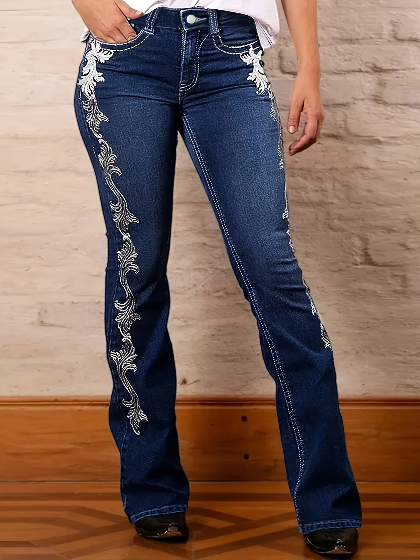

Ladies' Slim-Fit Flared Jeans - Fashionable, Retro, Mid-Rise, Stretch, Western Style, Embroidered Trim, Denim Pants