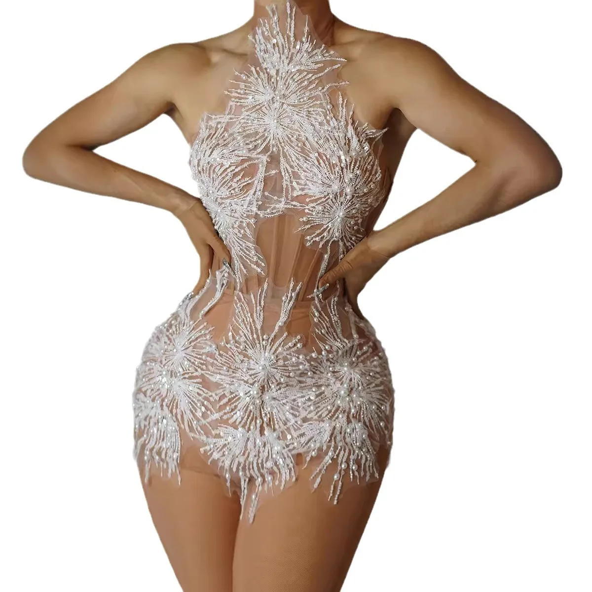 패션 홀터넥 스트랩 숏 드레스 개성있는 스트릿 스타일 스킨톤 시스루 섹시 이브닝 파티 여성 미니 드레스