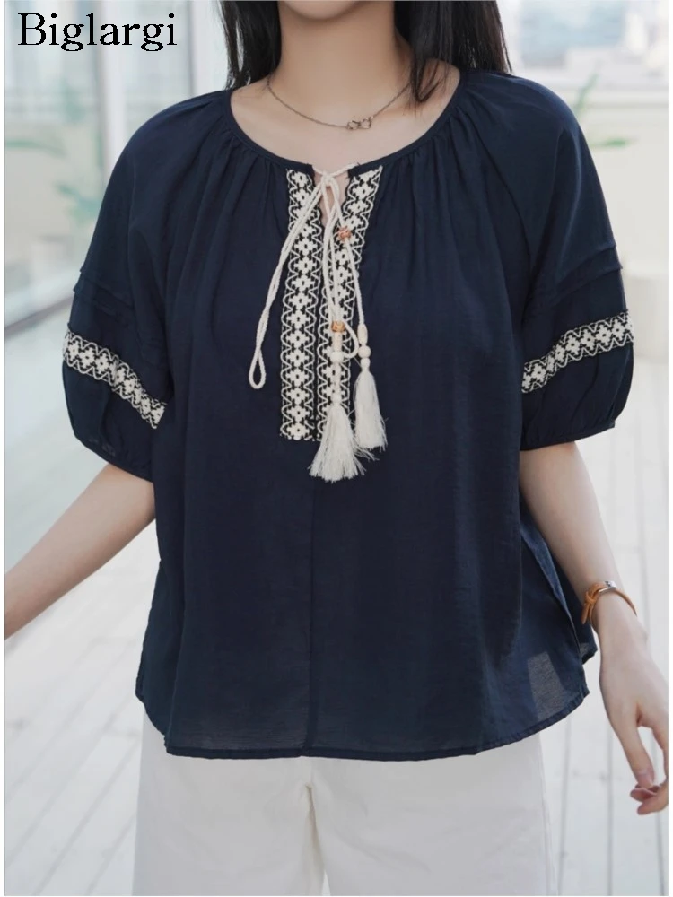 

Летние футболки женские в этническом стиле с цветочной вышивкой модные женские блузки с бахромой рукав-фонарик свободные плиссированные женские футболки