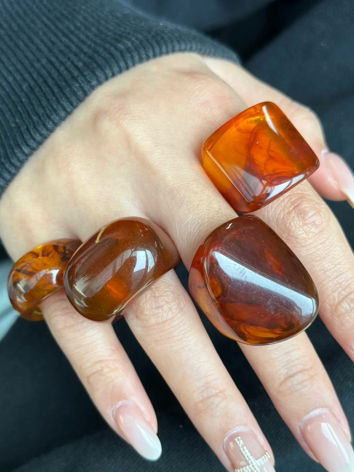 4-Piece Set of Off-White Gradient Geometric Irregular Wide Thick Rings Women's Winter Fashion Jewelry Gift NEW