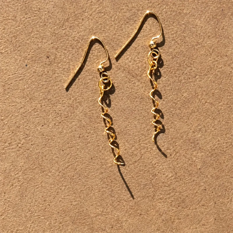 Women Gold Spiral Twisted Wire Threader Earrings Minimalist Long Linear Drop Tassel Hook Earrings Trendy Statement Jewelry