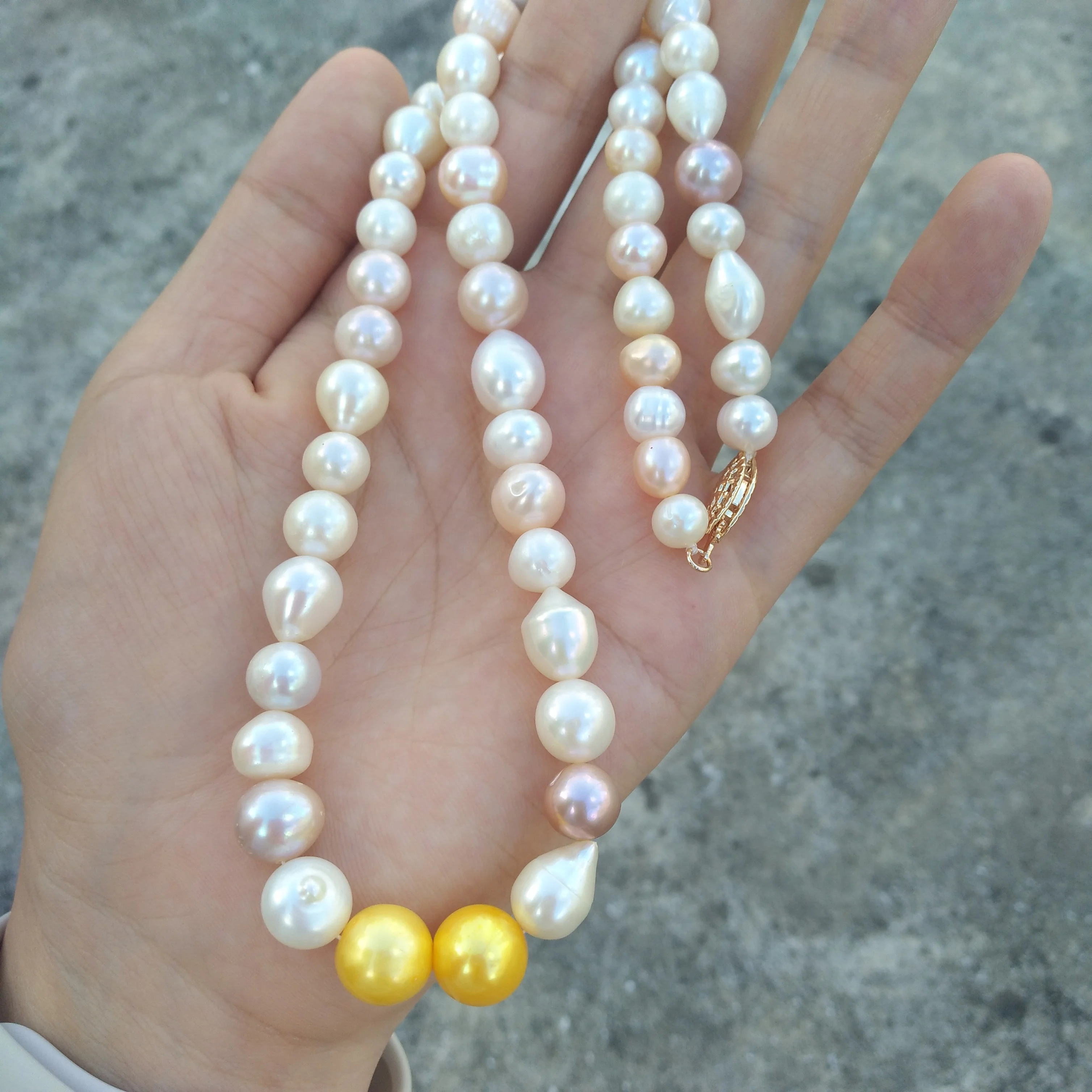 

ОЖЕРЕЛЬЕ С НАТУРАЛЬНЫМ БЕЛЫМ Многоцветным ЖЕМЧУГОМ ЮЖНОГО МОРЯ 18 ДЮЙМОВ. Пожалуйста, увидите больше фотографий.