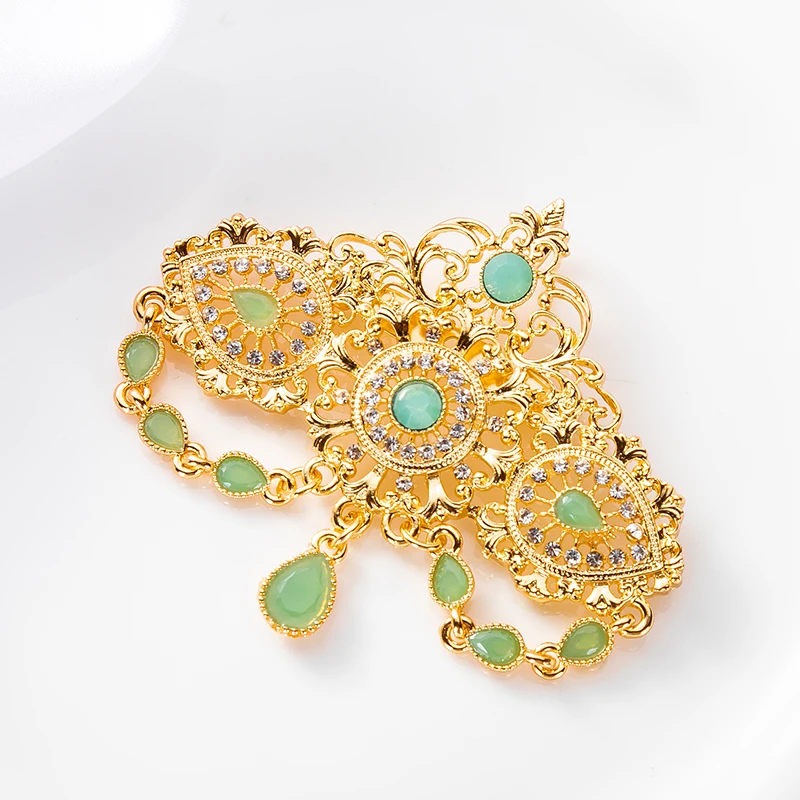 بروش تخريمية ذهبي مزخرف بأحجار كريمة ملونة، إكسسوار زفاف أنيق لملابس الزفاف والاحتفالات التقليدية