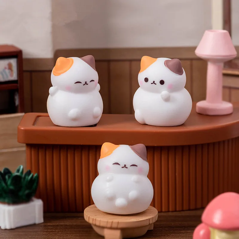 Figurines Miniatures Cute Cat Resin Handicrafts Micro Landscape Ornaments For Home Decorations Room Decor DIY Car Accessories