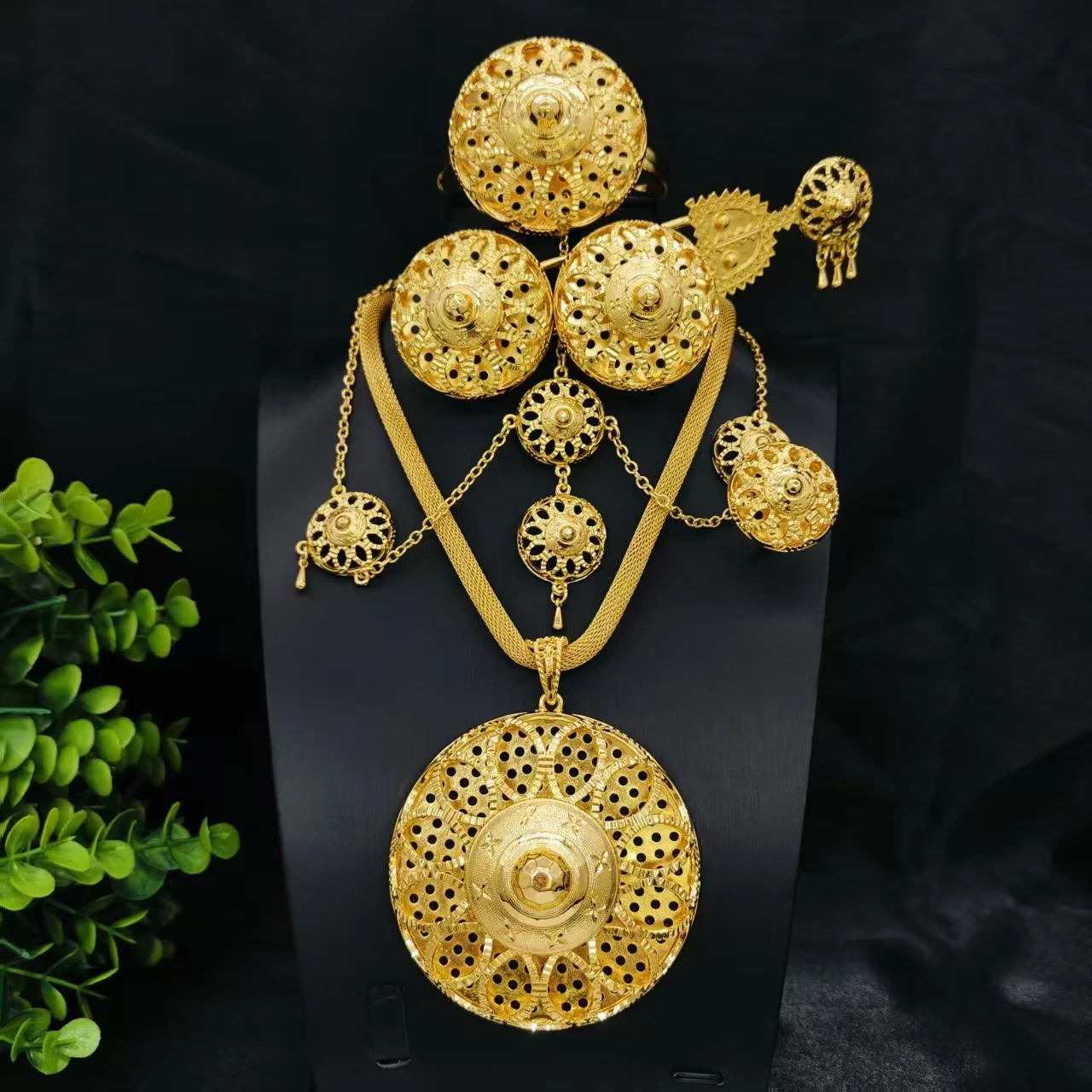 

Africal 6PCS Set Hollow Out Design Pendant Necklace Bracelet Earring Hairpin Head Chain Ring Women Bridal Wedding Gift Jewelry