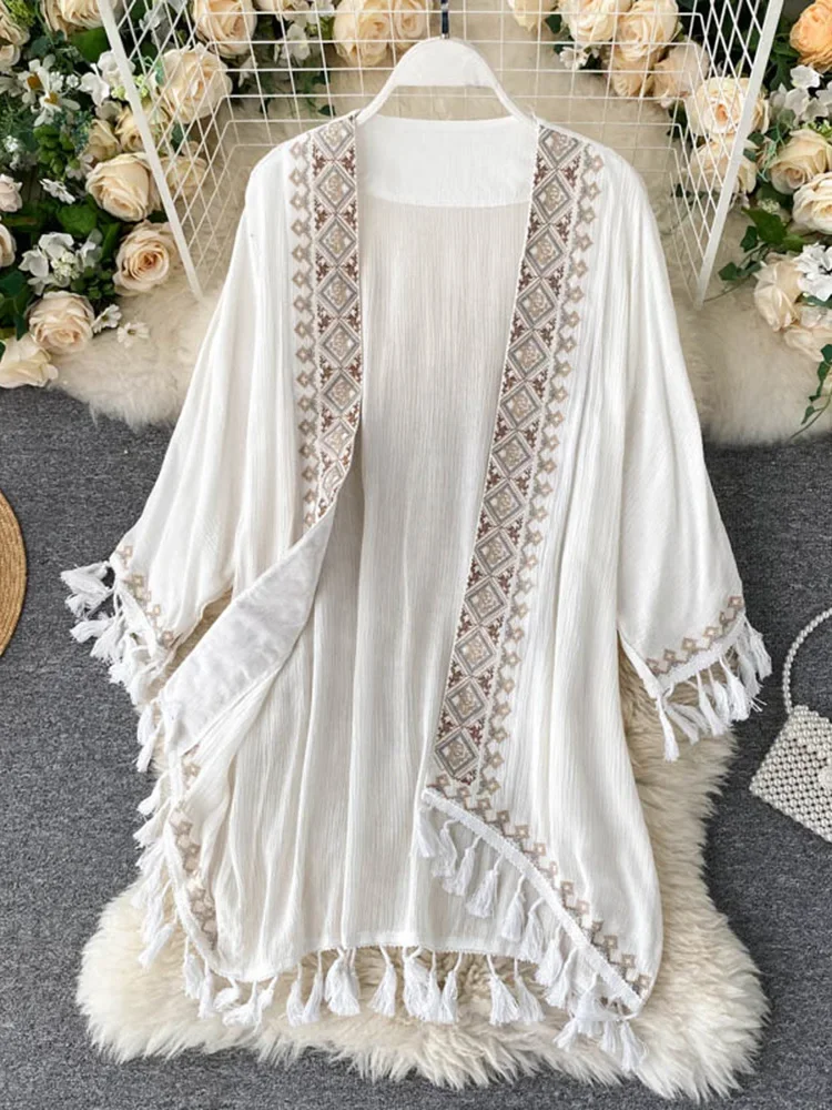 New Tassel Holiday Sunscreen Top Trendy Bohemian Retro Ethnic Style Embroidered Cardigan tops Women GD695