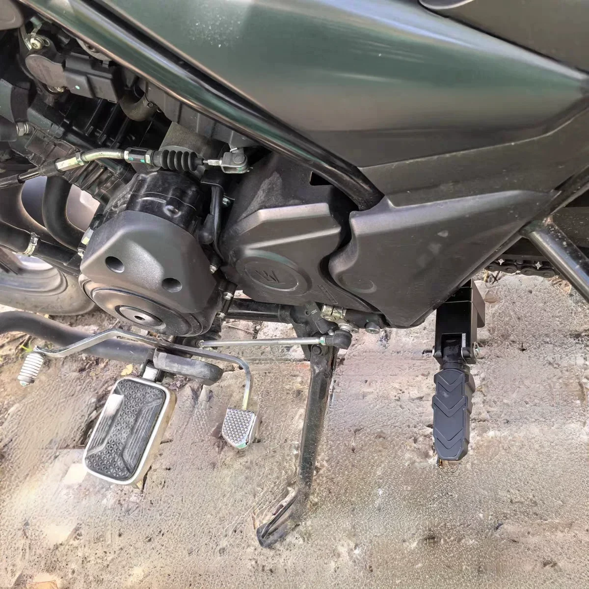For Haojue TR300 Plus universal modification accessories - aluminum mid-mounted footrest with rearward-sloping pedal