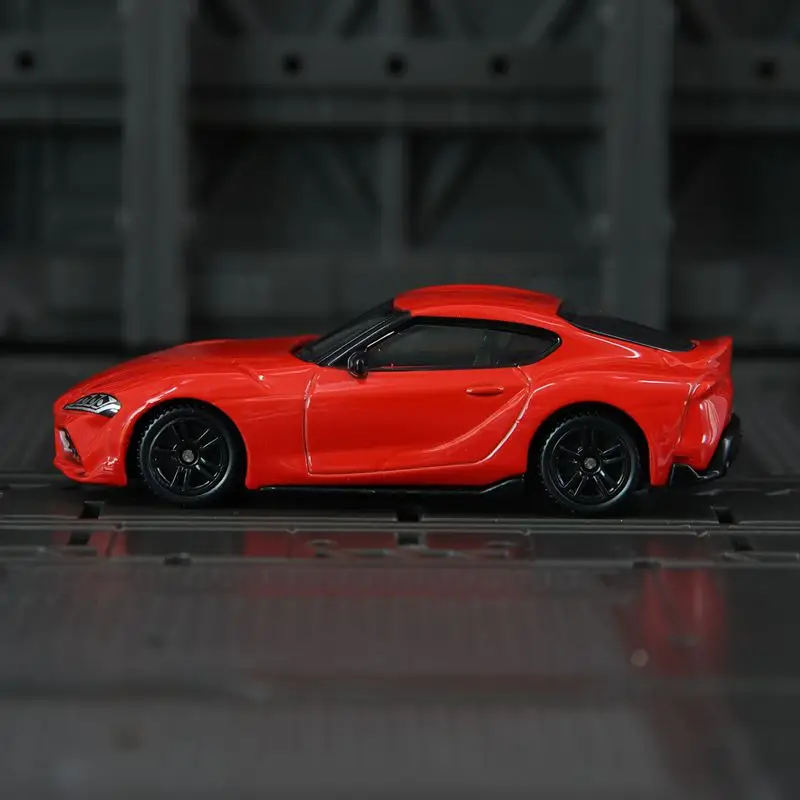 CCA 1:58 トヨタ GR スープラ合金製スーパーカーモデル、静態ミニカーは、ディテールが豊富で、精巧に作られ、高品質です。