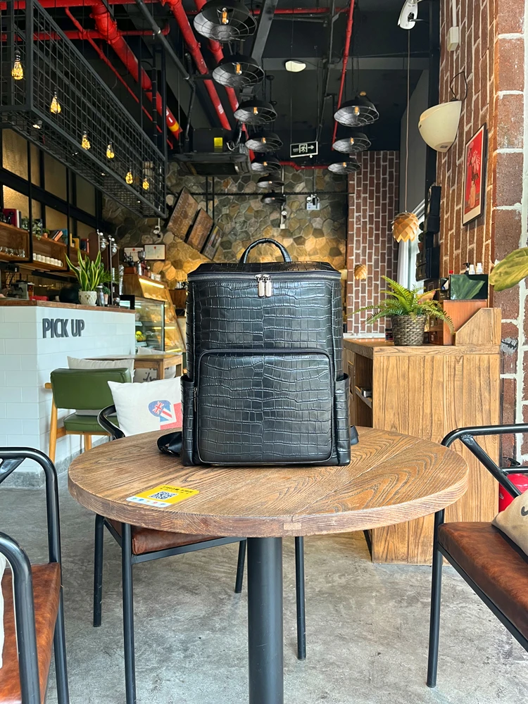 European And American Fashion Top Layer Cowhide Stone Pattern Embossed Backpack Large Capacity Business Style Computer Backpacks
