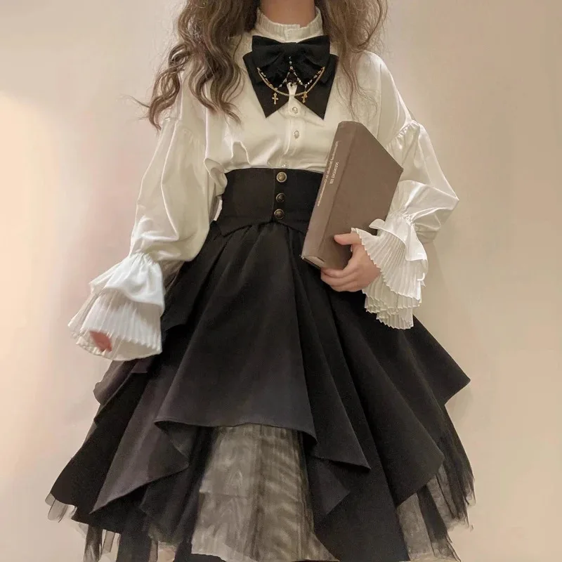 فستان لوليتا القوطية نون قميص بحزام مكون من قطعتين مع فستان بأكمام طويلة وأكمام طويلة.