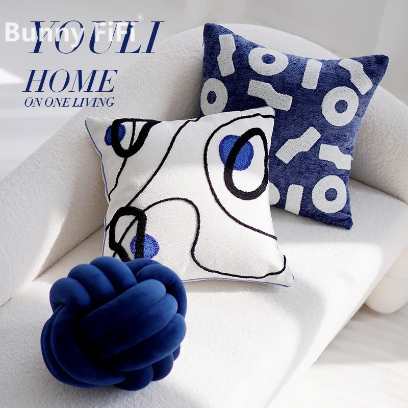 Modern Blue Eyes Abstract Luxury Cushion Cover Velvet Soft Nordic Decorative Throw Pillow Cases For Sofa Bed Living Room Decor