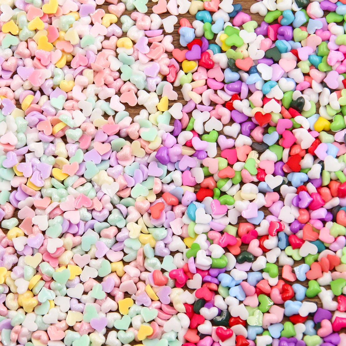 100 sztuk 4X5mm Mini Mix kolorów serce żywica butelka perfum łatka Diy akcesoria do robótek ręcznych szpilka etui na telefon