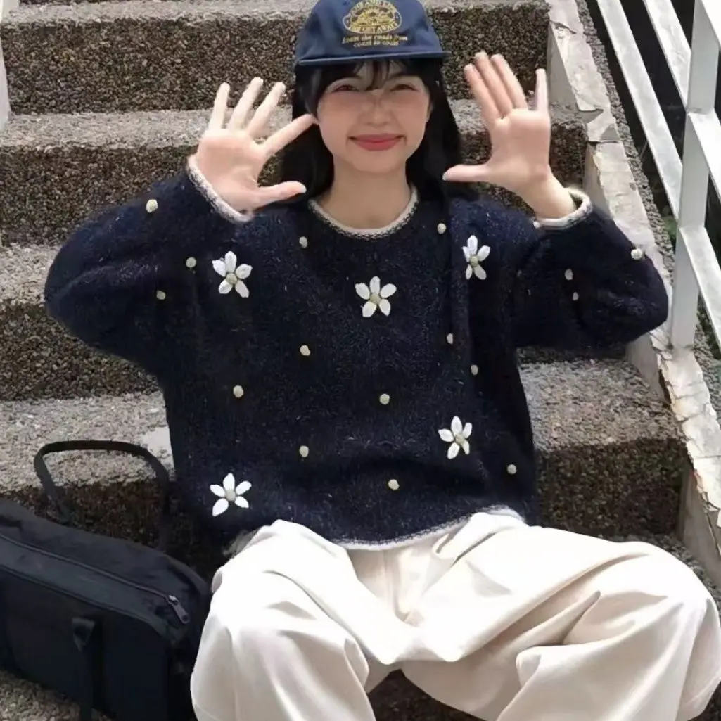 

Korea High-End Fashion Floral Round Neck Knitted Sweater Women Autumn Winter New Gentle Loose Slim And Chic Top