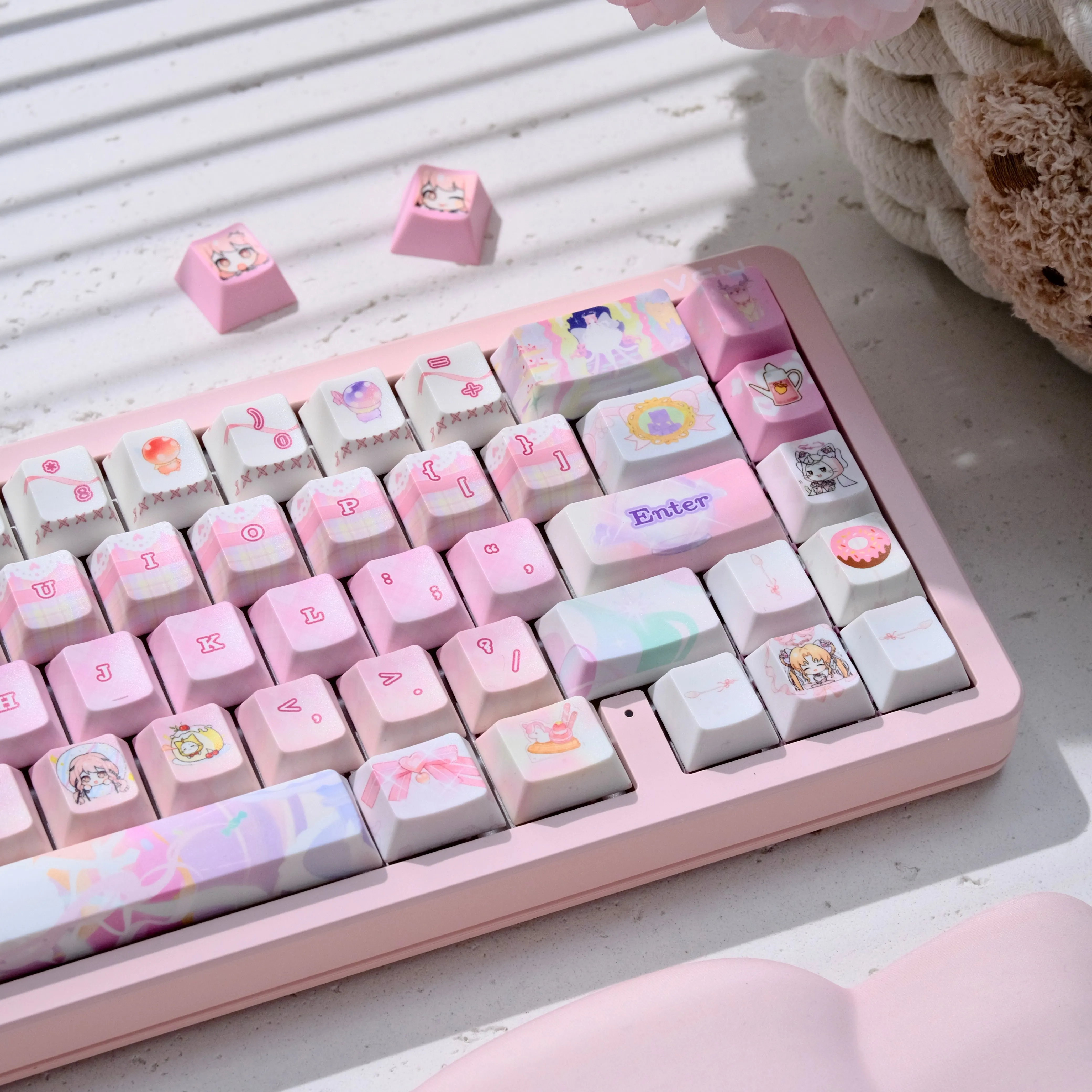 Anime Pink Keycaps 122-Key PBT Sublimation MOA Cherry Profile Keycap for ANSI Alice Layout MX Switch Gaming Mechanical Keyboards