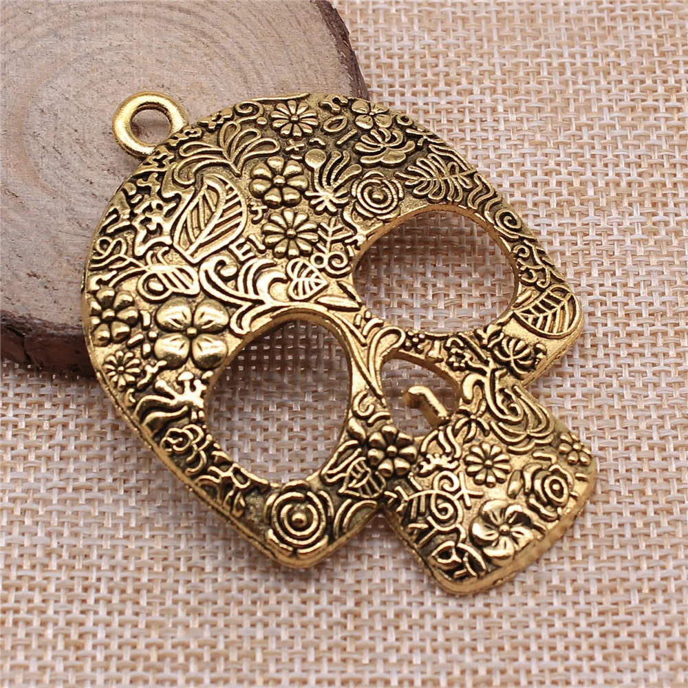 

2 шт., 66x49 мм (2,6x1,93 дюйма), 3 цвета: античная бронза, античное золото, античное серебро, большие подвески-шармы в форме черепа