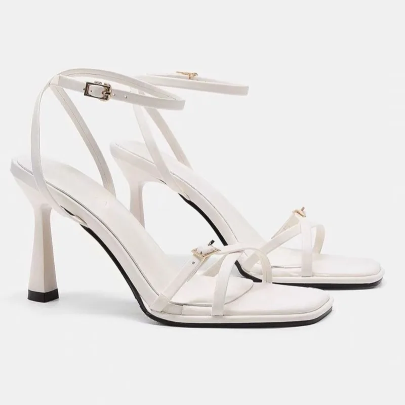 العلامة التجارية الجديدة المرأة عادية بلون المفتوحة تو مشبك الصنادل العلامة التجارية مصمم الصيف السيدات فستان عالي الجودة عالية الكعب 2025