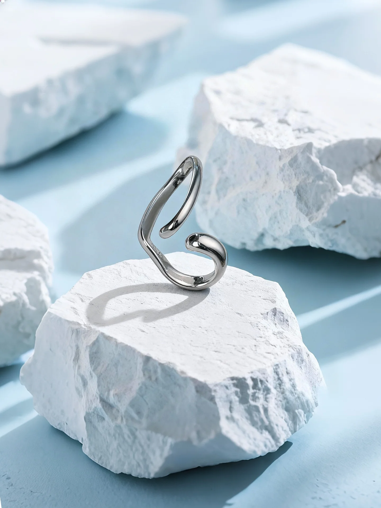 Yuki Pure Silver Ear Cuffs Unisex Minimalist Design High Fashion Trendy No Piercing Required Elegant Ear Jewelry Accessory