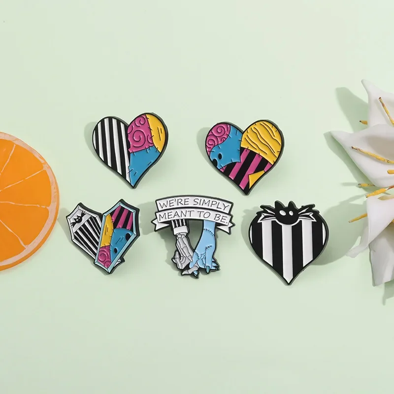 Versatile Stripes New Arrivals Tie Pins Metal Badges Clothing Accessories Brooches Love Heart Black and White Medals