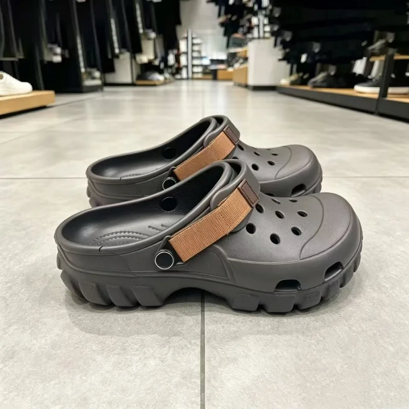2026 New Men's Hole-in-One Slippers Anti-Slip Breathable Sandals Lightweight Versatile Beach Casual Shoes view 2