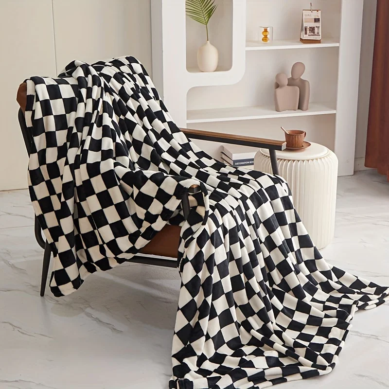 Double Sided Velvet Blanket Black and White Checkered Office Nap Shawl Nap Cover Blanket Coral Velvet Air Conditioning Carpet