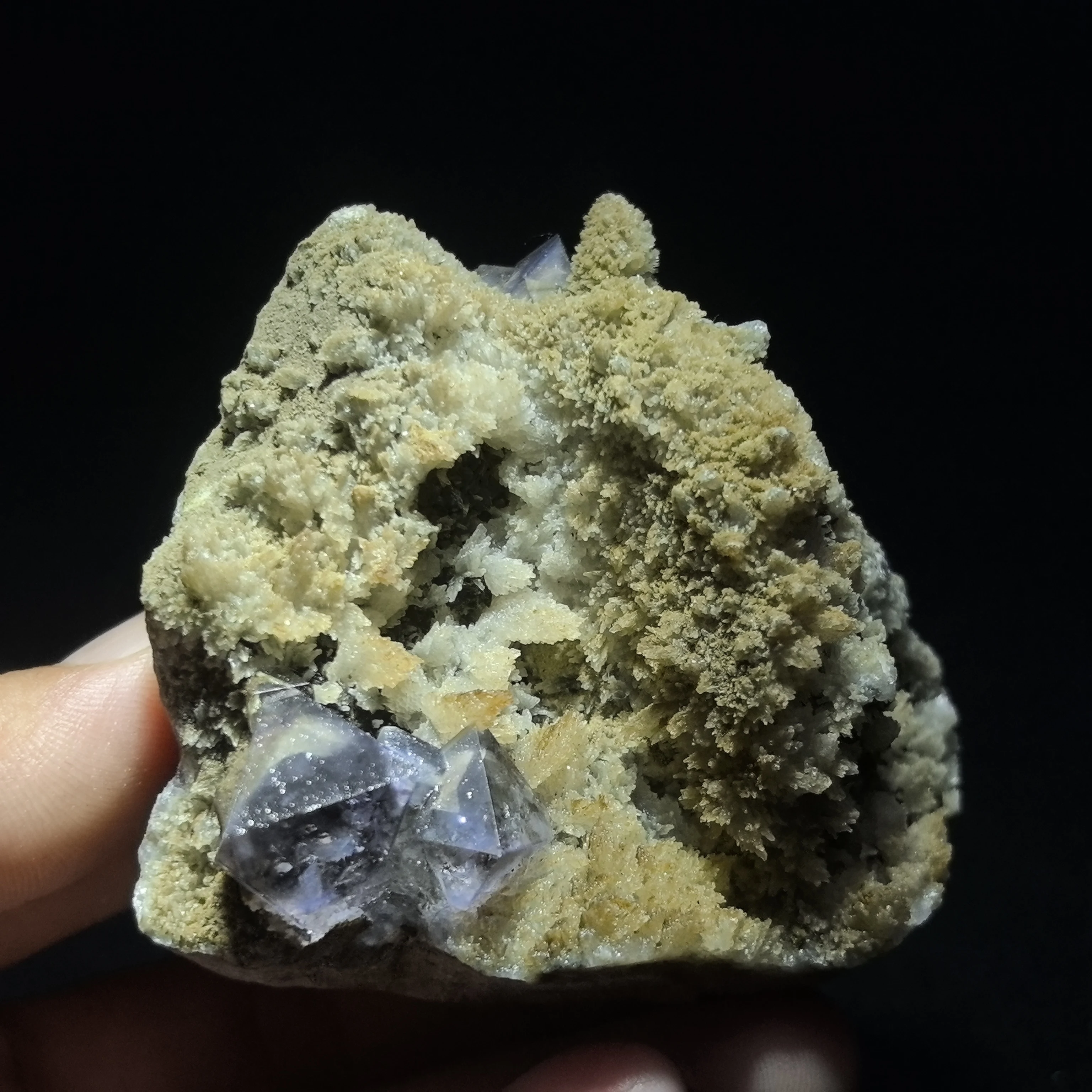 

143.3gYaogang Xian fluorite mica crystal natural mineral crystal Phantom glassy fluorite specimen display collection