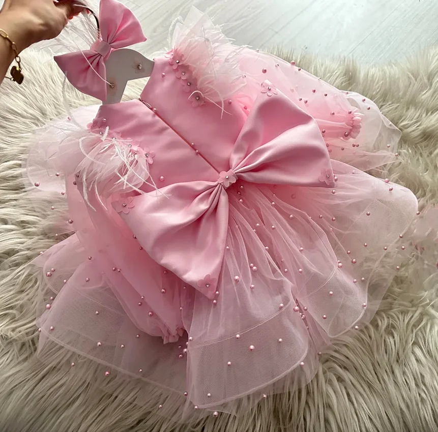 

Fluffy Flower Girl Dresses Pink Ruffle Pearls Feather Sleeve Toddler Birthday Party Princess Ball Gown Kid Size 12M 24M with Bow