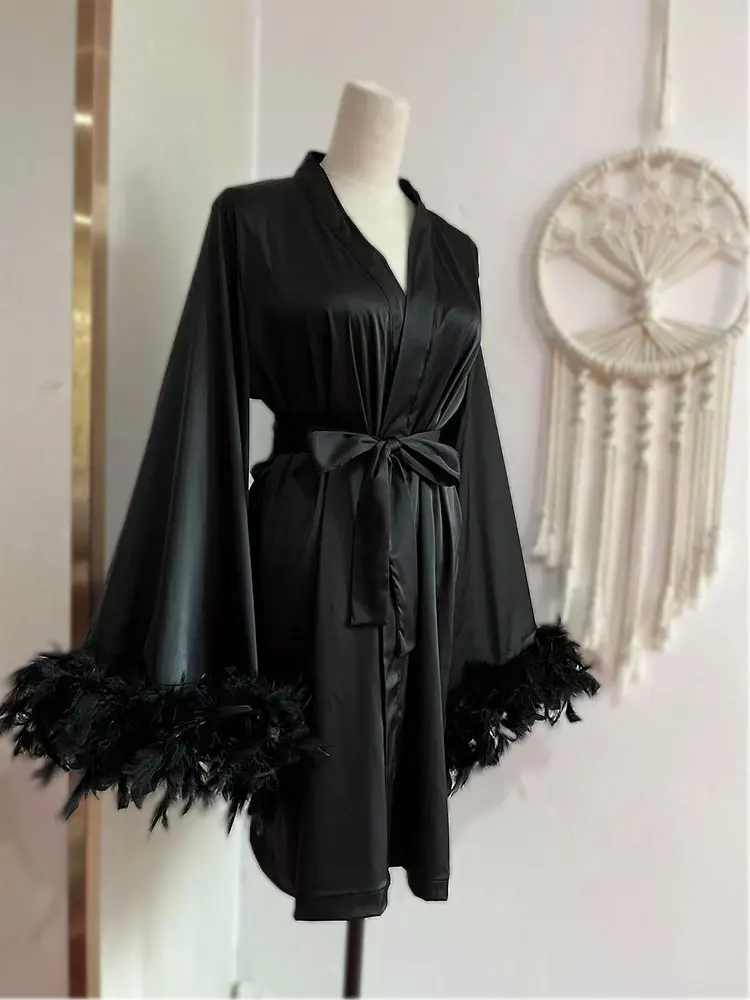 

Черный свадебный халат с рукавами-кимоно с перьями, шелковистое кимоно, короткий халат, роскошное и расслабляющее платье, свадебный халат невесты, новый