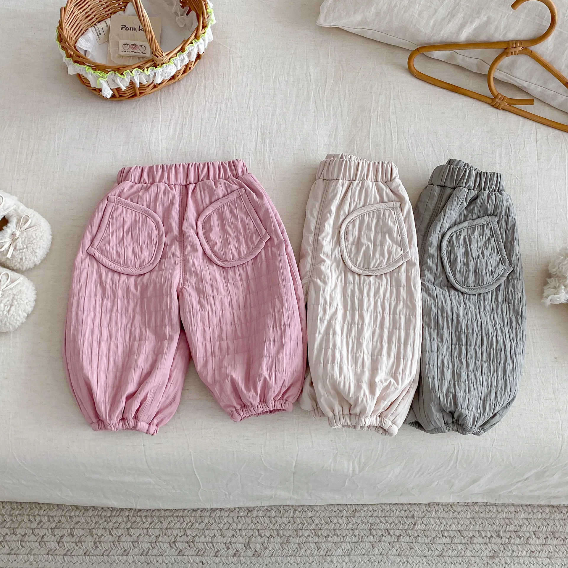 

Детские однотонные повседневные брюки, новинка 2025 года, зимние модные брюки с карманами для девочек, бархатные брюки для маленьких мальчиков