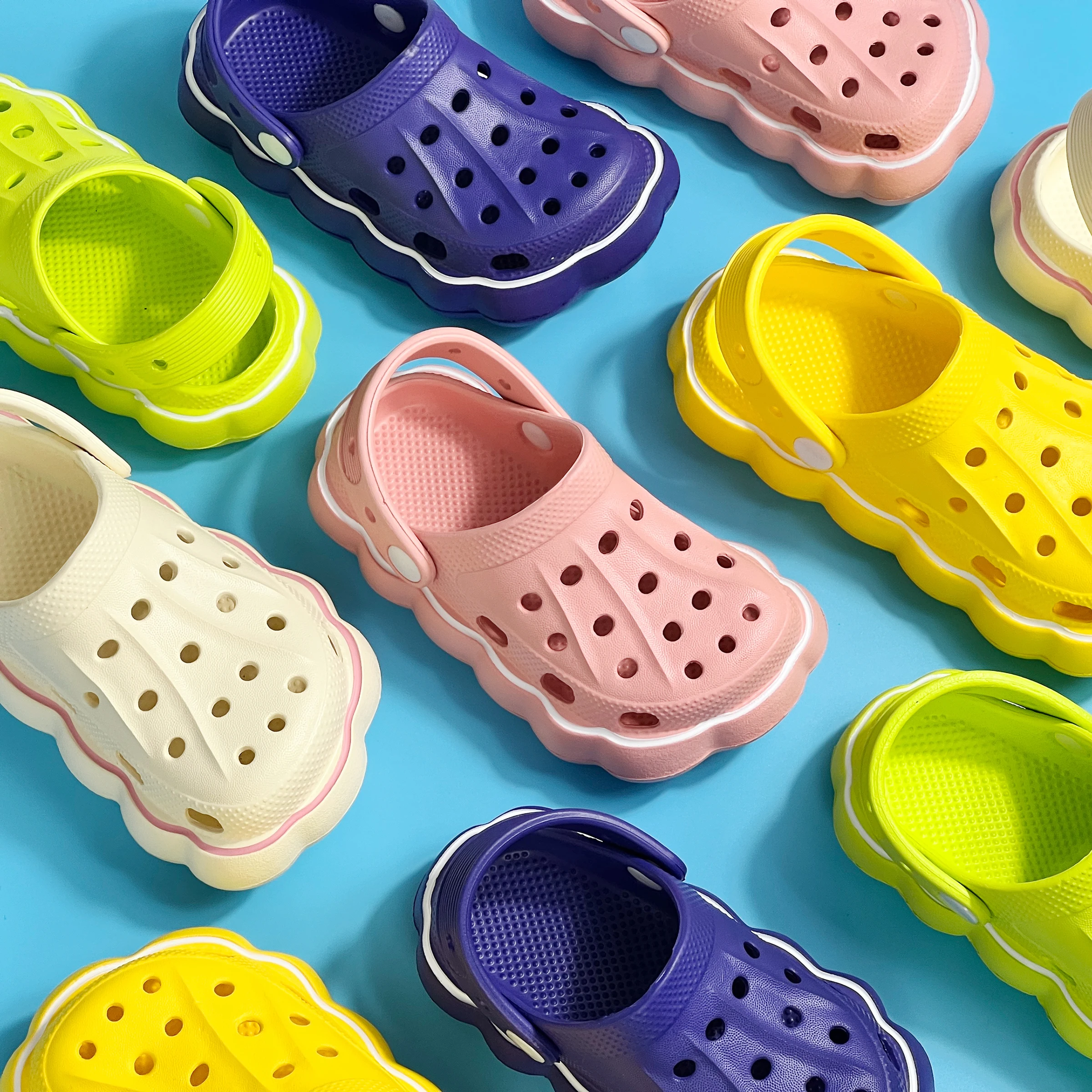 Children Cute Garden Shoes Summer Anti-slip Wear-resistant Cave Sandals Boy And Girl Outdoor Slippers Can DIY Decoration