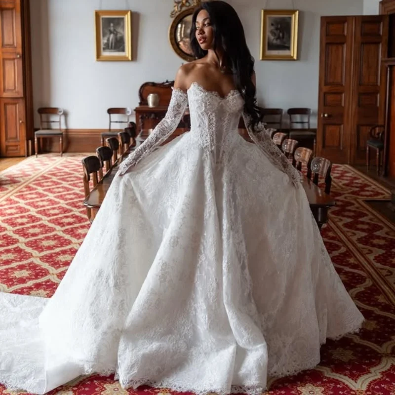 White Lace Appliques Lace Wedding Dresses of off-shoulder A-line glitter decal Bridal Gowns Made Customized