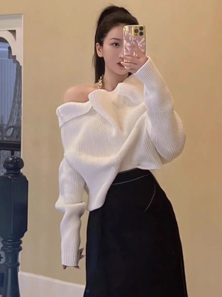 Pull en maille blanc Bla, à une épaule, avec chaîne métallique, style streetwear irrégulier, coupe ample, longueur longue, couleur unie