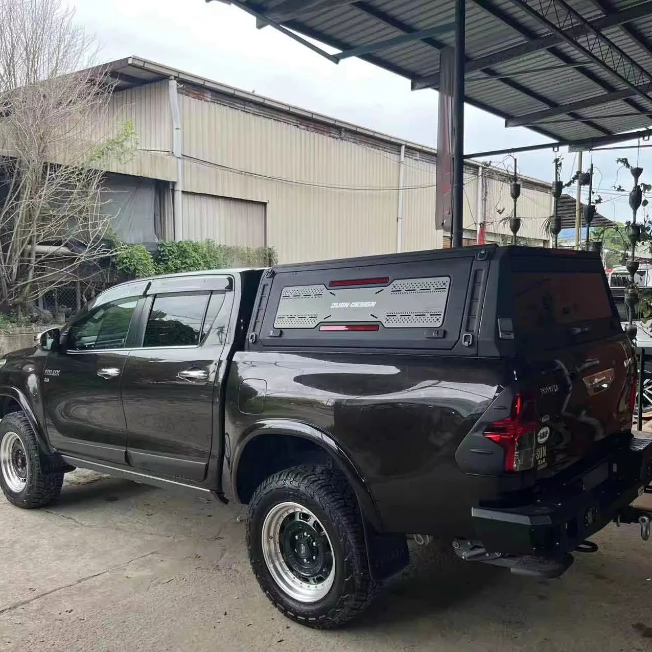 

Instock Fast Shipping Pickup Truck Canopy Lightweight Aluminum Cap Truck Toppers for Hilux Isuzu DMax