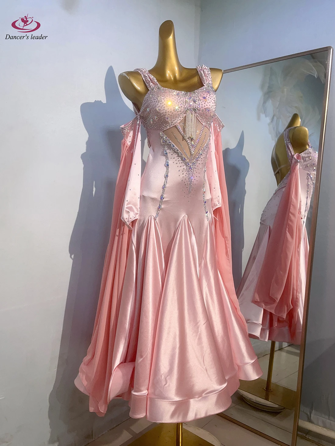 เต้นรําละตินผู้หญิง High-end ที่กําหนดเองสีชมพูโมเดิร์นตาข่ายชุดกระโปรงขนาดใหญ่,Tango Samba ประสิทธิภาพ Rhinestone ชุด