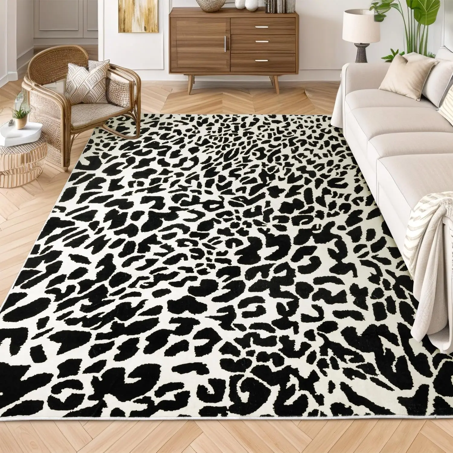 Black and White Cute Cheetah Print Rug Modern Washable Ultra-Thin Animal Printed Rugs for Bedroom, Girls Boys Dorm Room Nursery