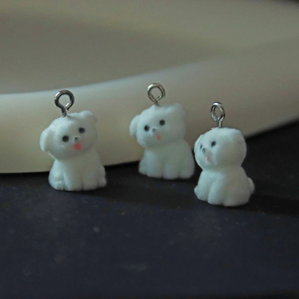 Breloques de chiot floquées mignonnes, chien animal de bande dessinée 3D, pendentif en résine, boucles d'oreilles, porte-clés, accessoires pour l'artisanat de bricolage, fabrication de bijoux, 50 pièces