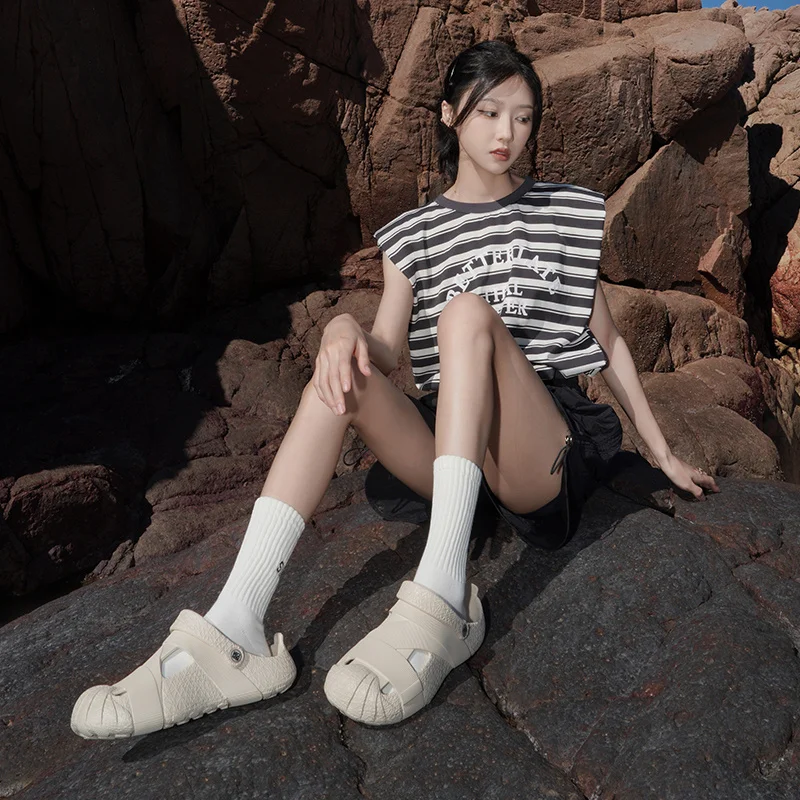 2026 Men's and Women's Summer Barefoot Beach Shoes Thick Bottom Boys and Girls Wear Outdoor Sandals Slippers Beach Accessories