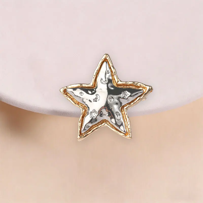 Vintage Star Moon Enamel Pin Gold Silver Two Tone Brooch for Women Men Coat Scarf Bag Decoration Elegant Gift Style