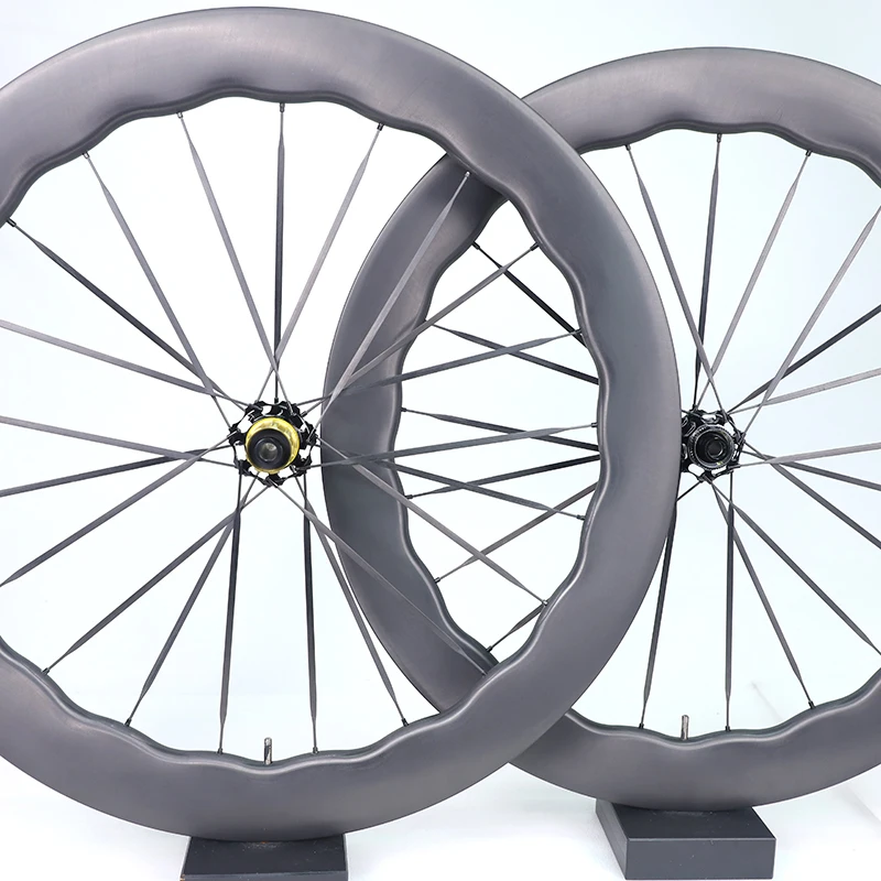 700c Gravel Carbon Wheels, lightweight carbon fiber rim with professional hub, durable disc brake bicycle cycling parts view 4
