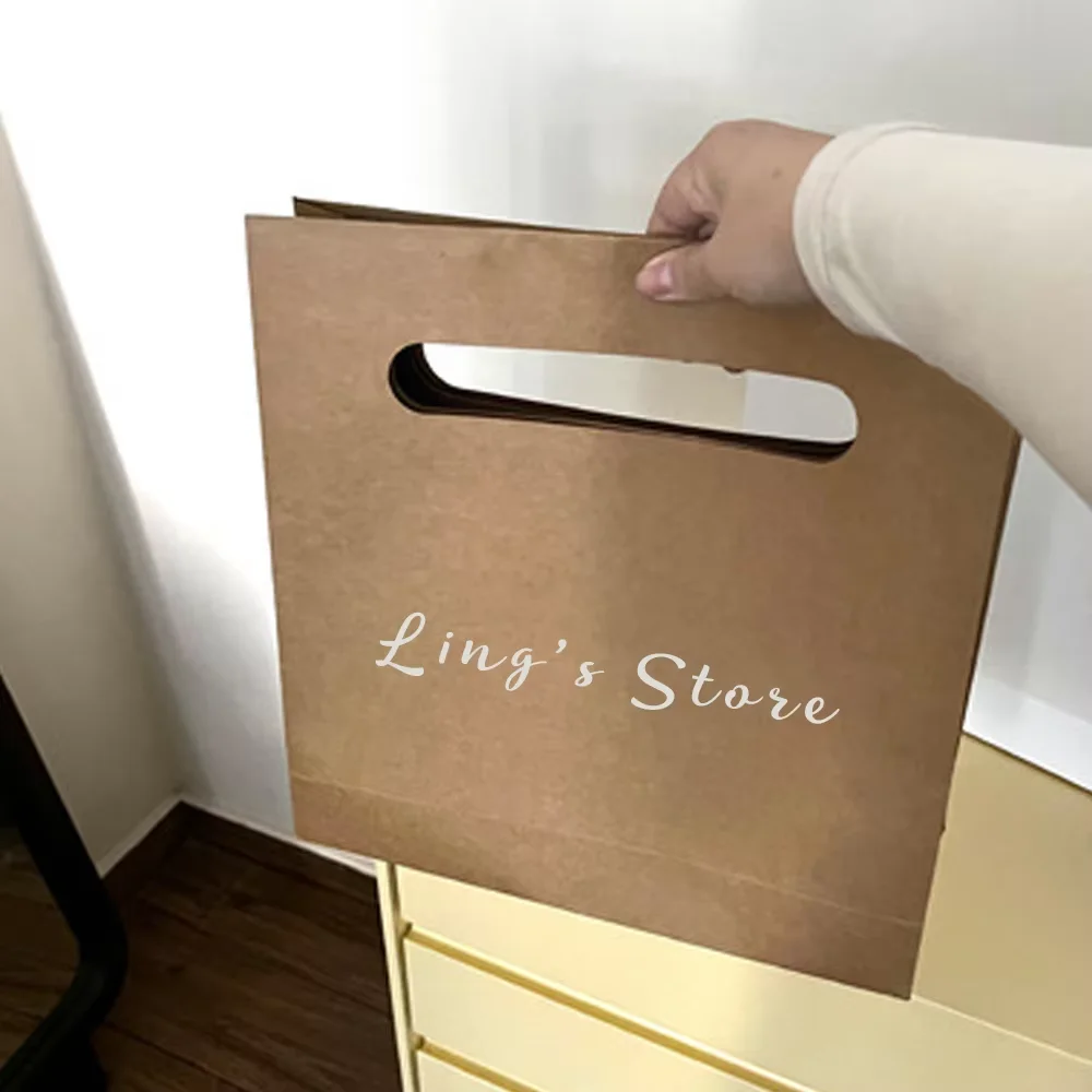 

Personalized Logo Exquisite Jewelry Fashion Handle Bag 18x8x18cm 30x8x30cm Cosmetic Shopping Cute Kraft Packaging Pouches
