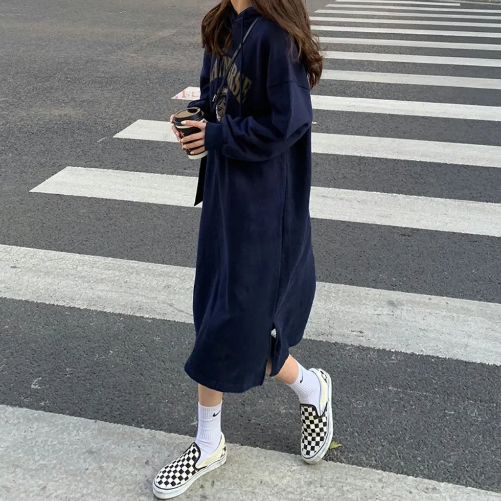 여성용 플리스 안감 두꺼운 무릎 위 길이 후드 스웨트셔츠 드레스 가을 겨울 홍콩 스타일 레트로 스플릿 롱 드레스