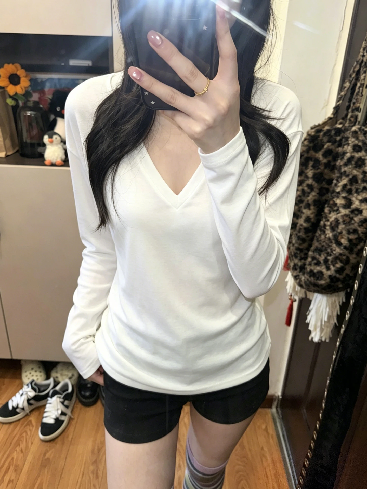 Loose Women's V-Neck Sun Protection Cover up T-Shirt Long Sleeve Comfortable Breathable Antibacterial Anti-Uv Casual Top
