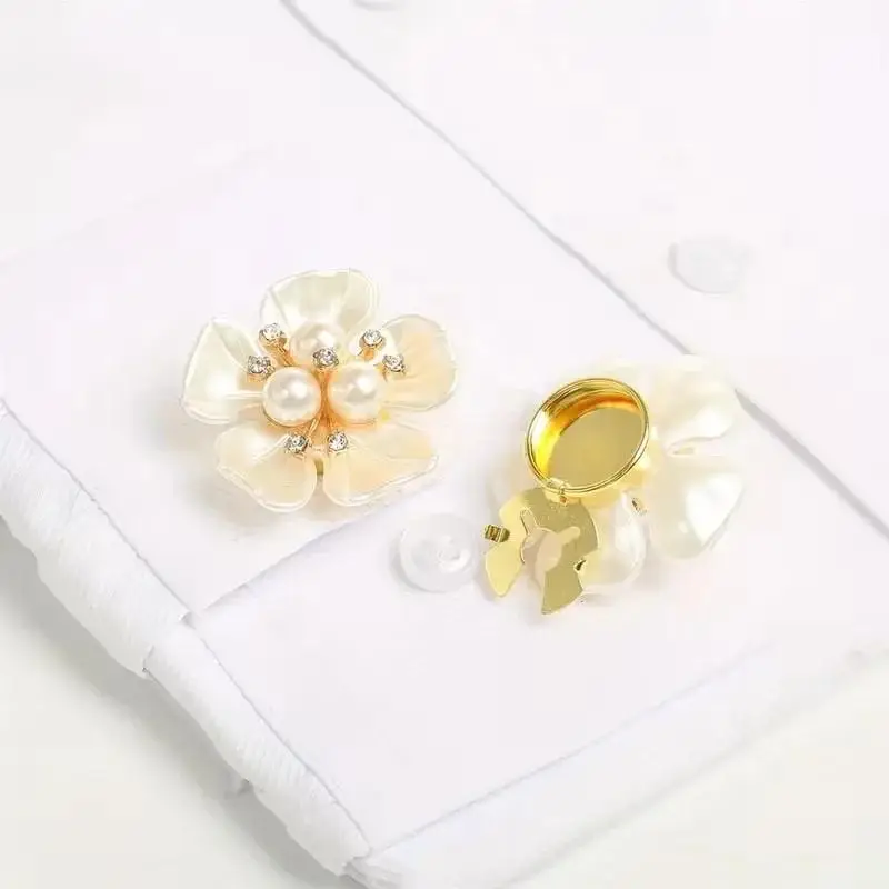 1/2/5 Stück Blumen-Strass-Perlen-Knopfabdeckung Dekorative Klammer für Hemden und Kleider Einfache Installation Modisches Accessoire Geschenk – Detail 1
