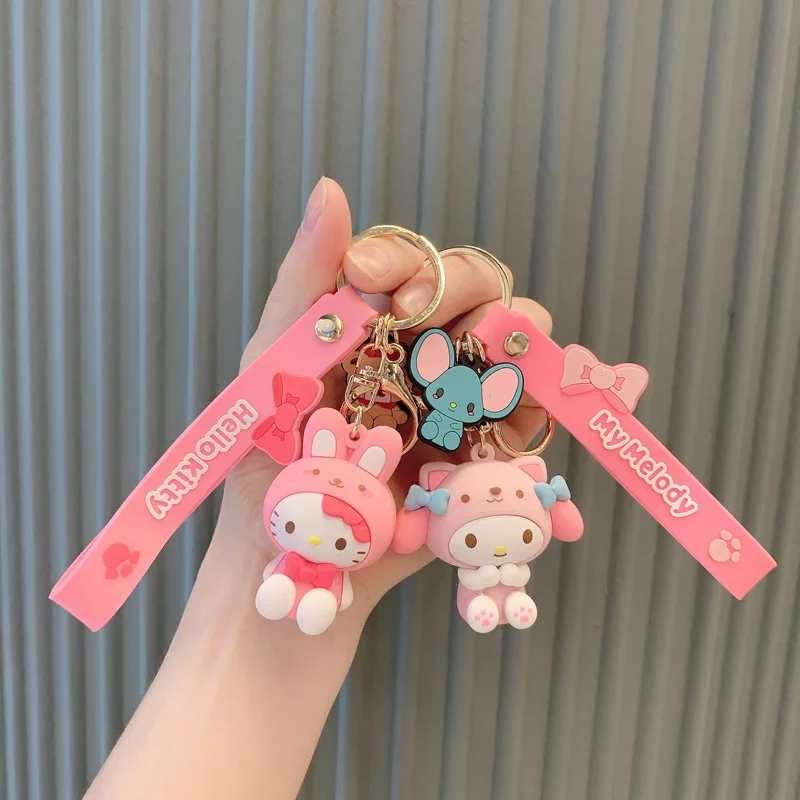 Hello Kitty My Melody Kuromi Cinnamoroll Kawaii พวงกุญแจแฟชั่นจี้ tas anak perempuan เด็กผู้ชายน่ารักตุ๊กตาของเล่นเด็ก kado ulang tahun