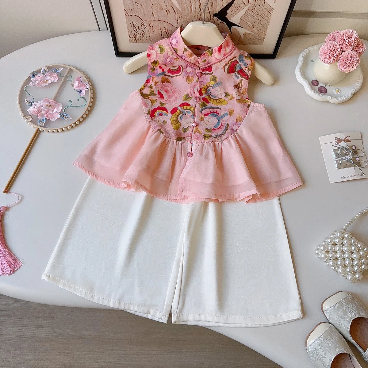 

For Sweet Little Girls Summer Style 2PCS SETS kids' sets and outfits Fashionable T-Shirt + Shorts Set