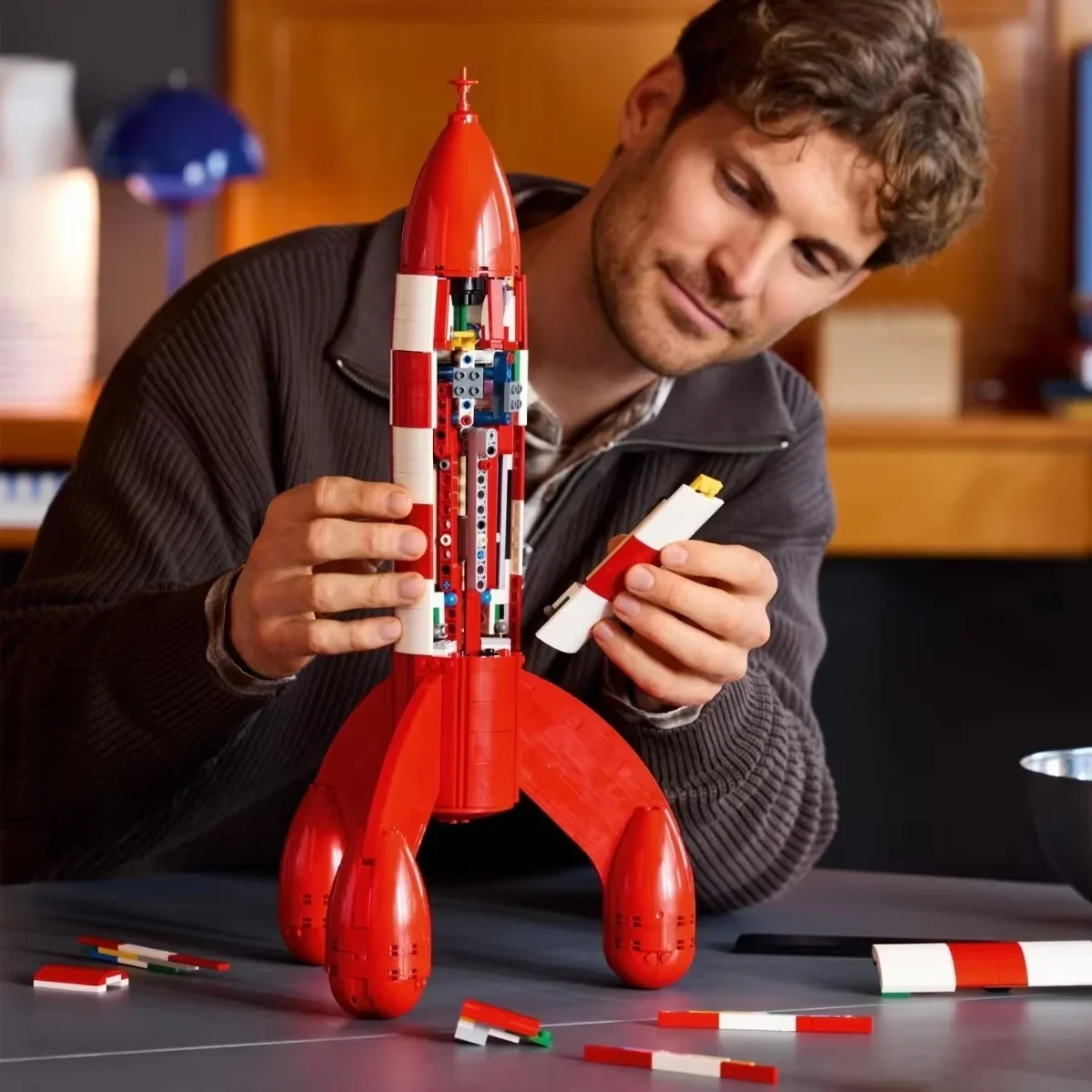 Günstige Moon Rocket Bausteine, kompatibel mit 1283 Teilen, Ausstellungsmodell, Geburtstagsgeschenke für Erwachsene, Spielzeug – Detail 6