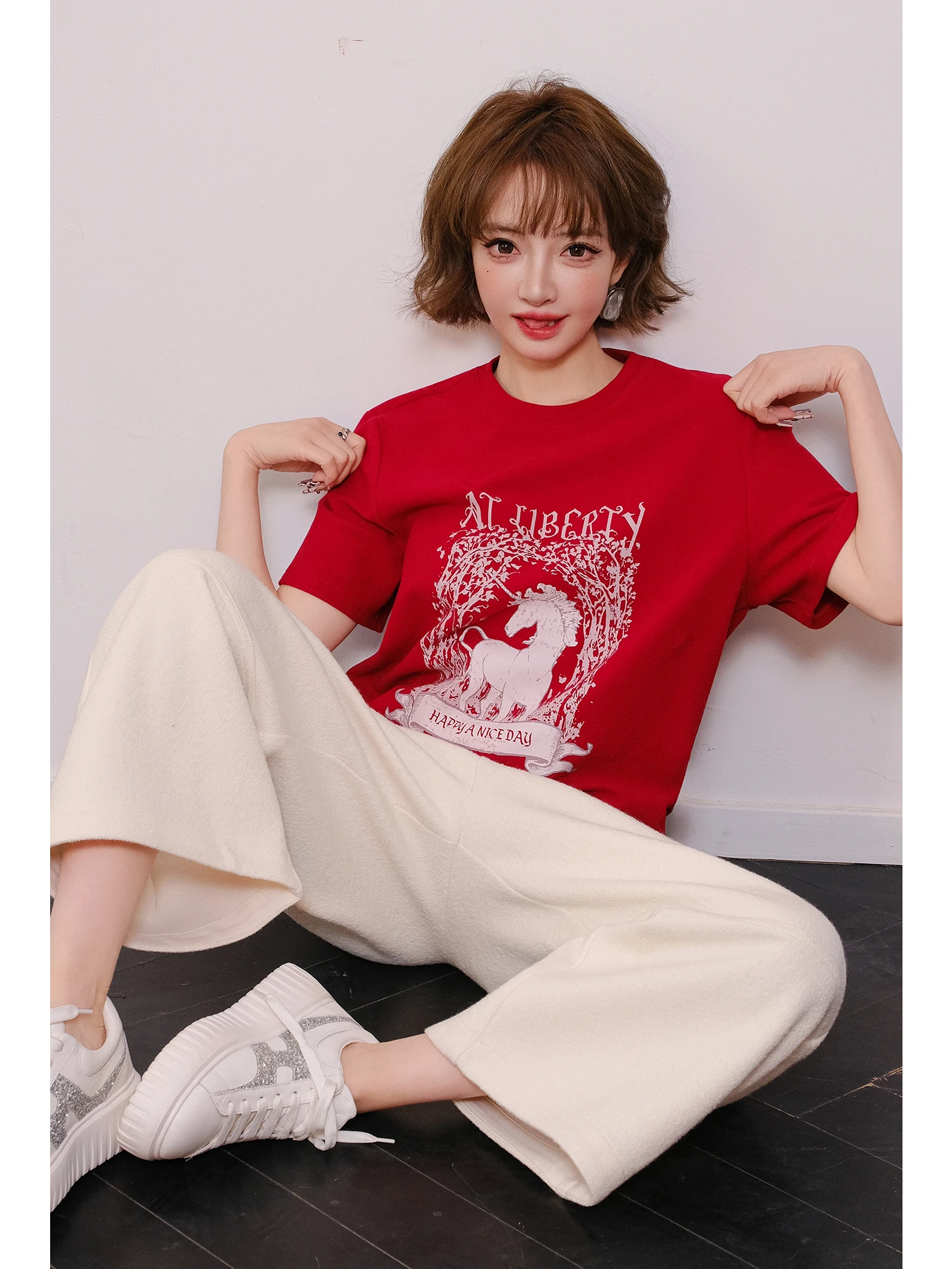 

Футболка MIUCO с художественным принтом, красная, женская, свободного кроя, повседневная, с креативным узором, из смесового хлопка